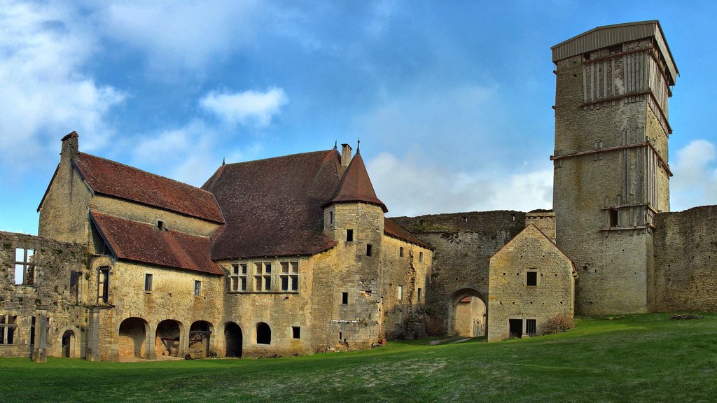 Oricourt, la haute cour du château