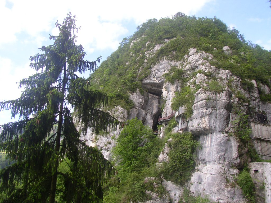 Grottes des Échelles à Saint Christophe