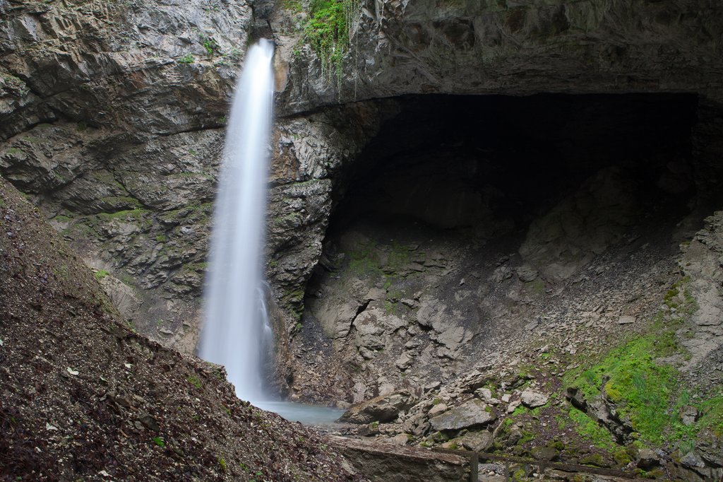La Grotte et la Cascade de Seythenex