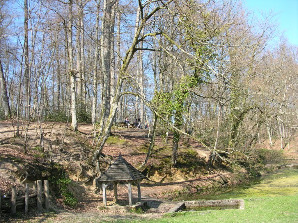 La fontaine de la Coudre (CC BY-ND 3.0) par YPa