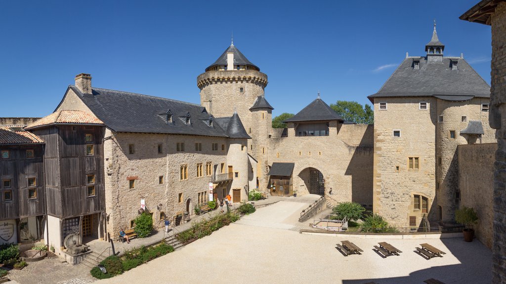 La cours du château de Malbrouck