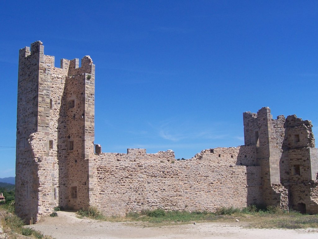 Remparts et vestiges du château d'Hyères