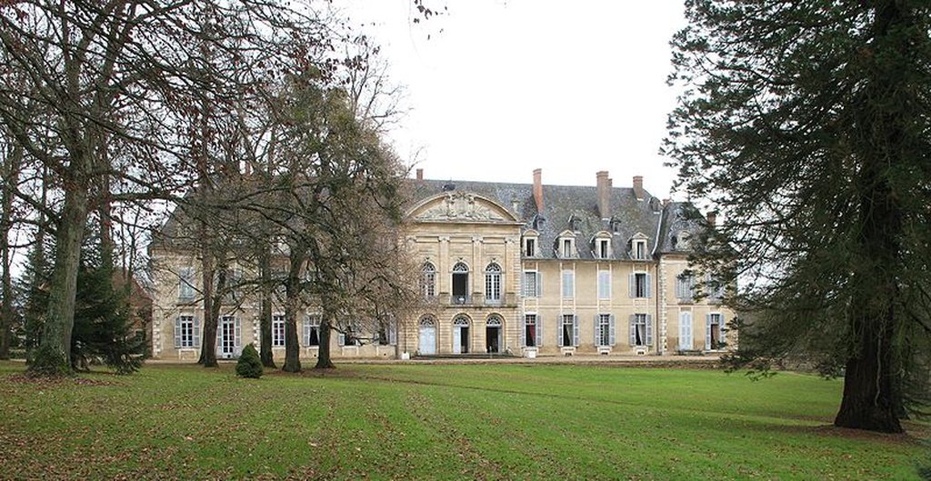 Abbaye de La Ferté By PHILDIC via Wikimedia Commons