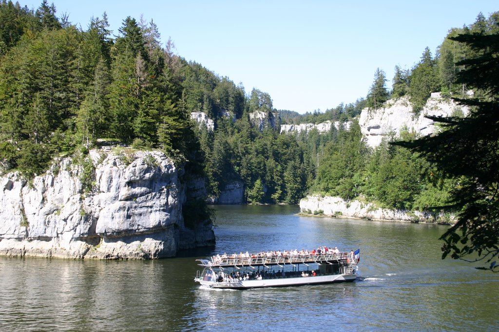 Visites en bateaux des gorges et bassins Doubs