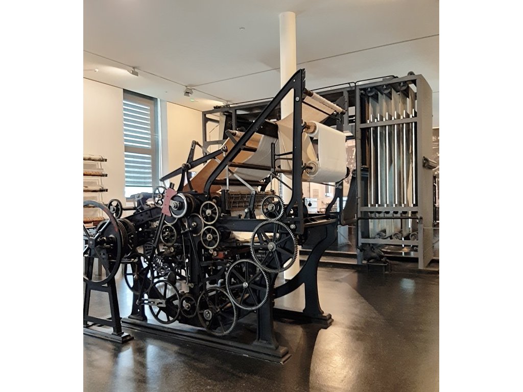 14 J.J. Henner (machine)