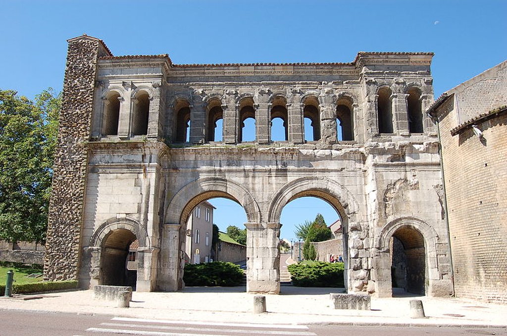 Porte Saint-André à Autun  