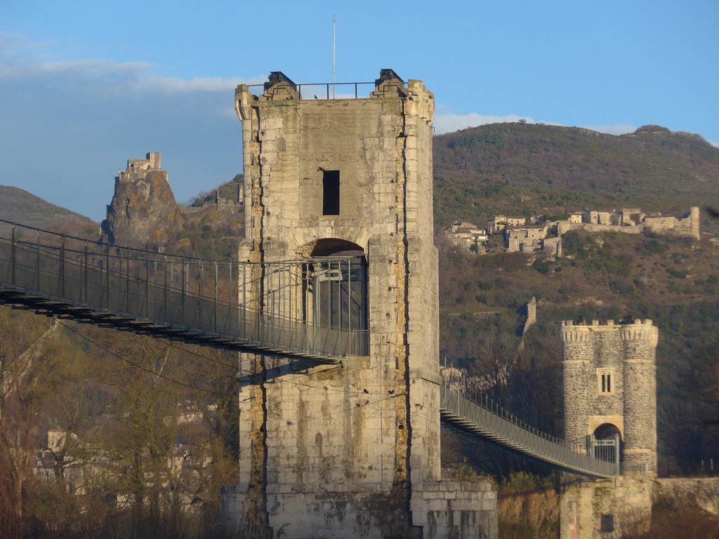 Passerelle himalayenne de Rochemaure (Le-vieux-pont)