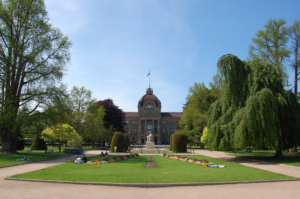 Place de la Republique - Vue sur le palais du Rhin