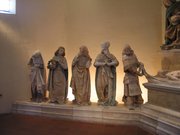 Mise au Tombeau de Combefa, groupe de personnages de gauche