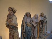 Mise au Tombeau de Combefa, groupe de personnage de droite