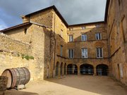 Cour intérieure du château de Rochebonne