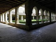 Valence-sur-Baïse (32) Abbaye de Flaran Cloître 01
