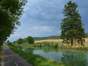 Le Canal Entre Champagne et Bourgogne