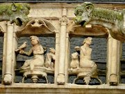 - Détail de la balustrade de la façade sud du choeur