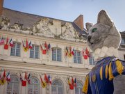 Le cahou devant l'office du tourisme de Douai